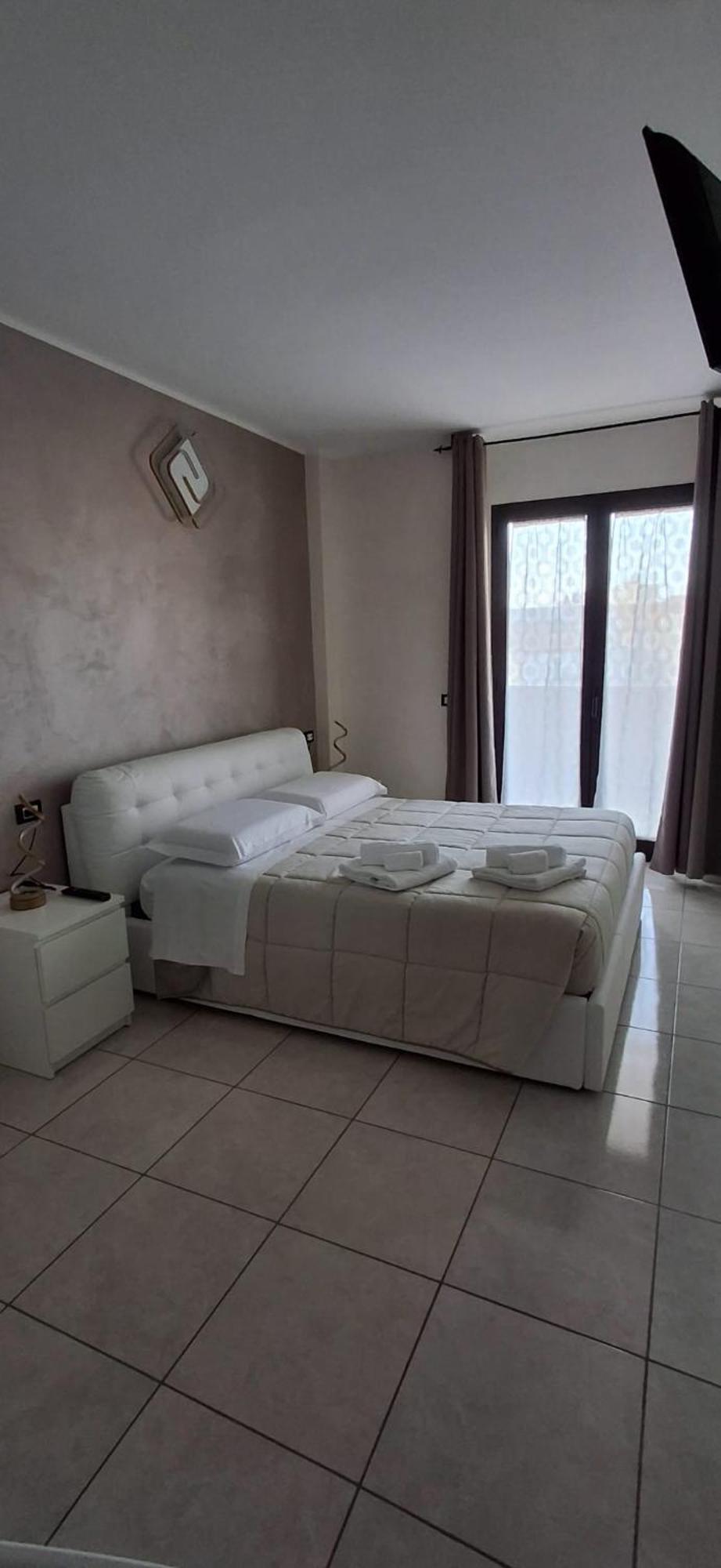 B&B La Ninfa Del Lago Лезіна Екстер'єр фото