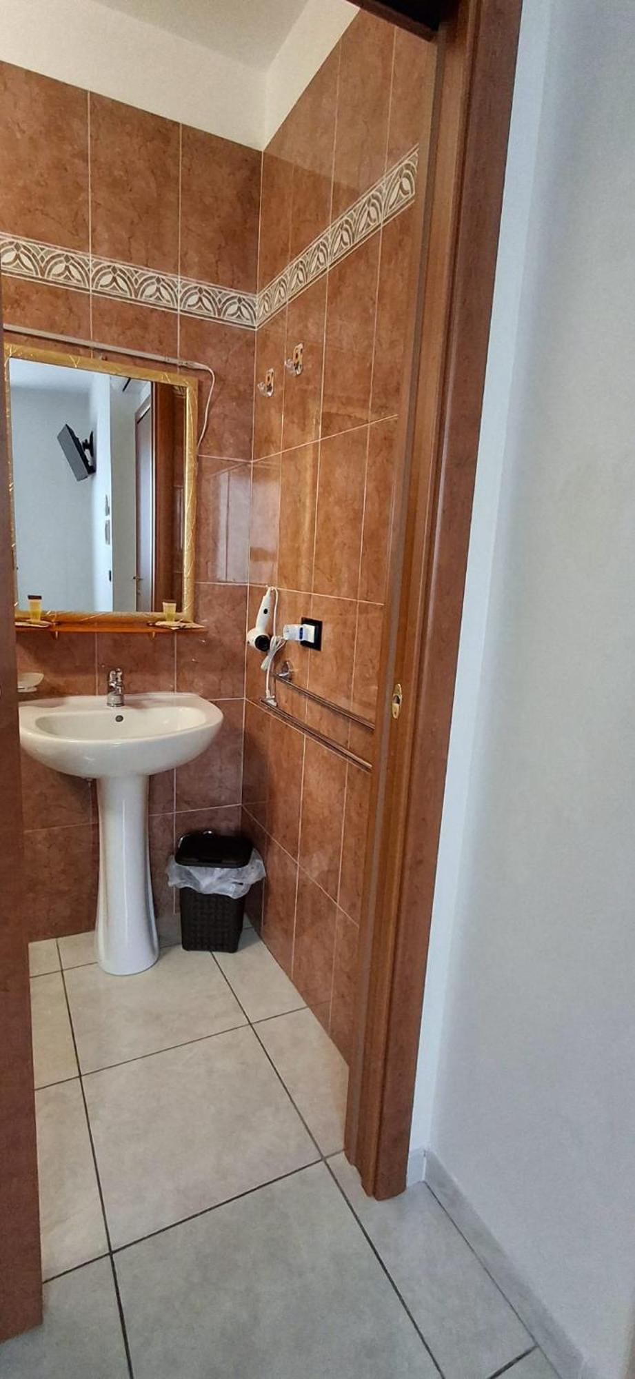B&B La Ninfa Del Lago Лезіна Екстер'єр фото